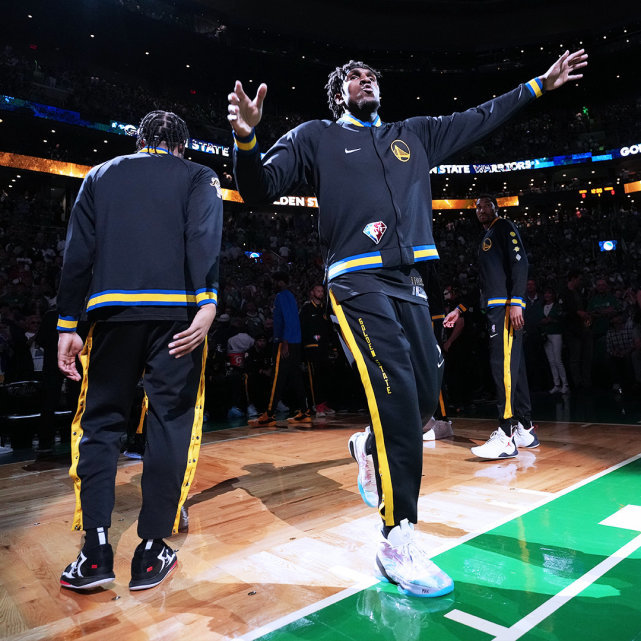 爱游戏-包含风云突变!丹佛掘金关键时刻再遭质疑,葡超版图或变,底气十足,临场指挥获称赞的词条