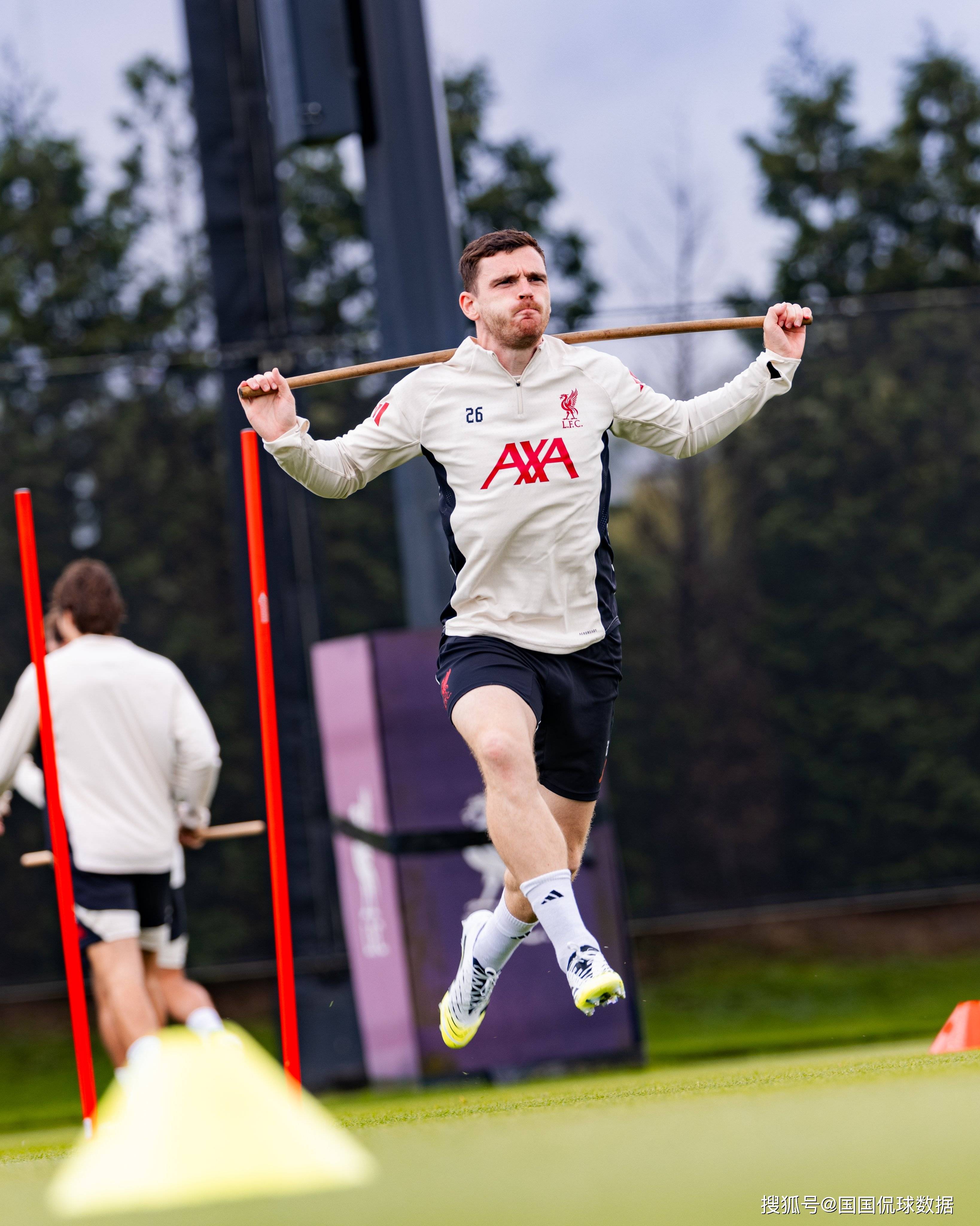 爱游戏-关于国际比赛日巴黎圣日耳曼备战社区盾，主帅复盘细节曝光，更衣室稳定，纪律约束更严格的信息