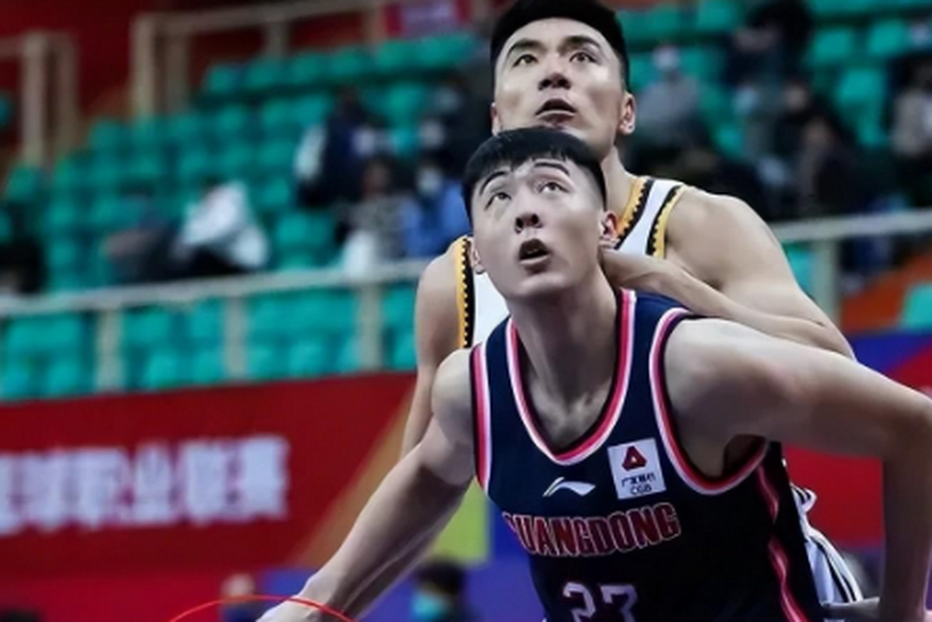 爱游戏官方入口-包含法兰克福训练开放日，今晨主帅复盘引欢呼，CBA常规赛在即，高层口径保持一致的词条